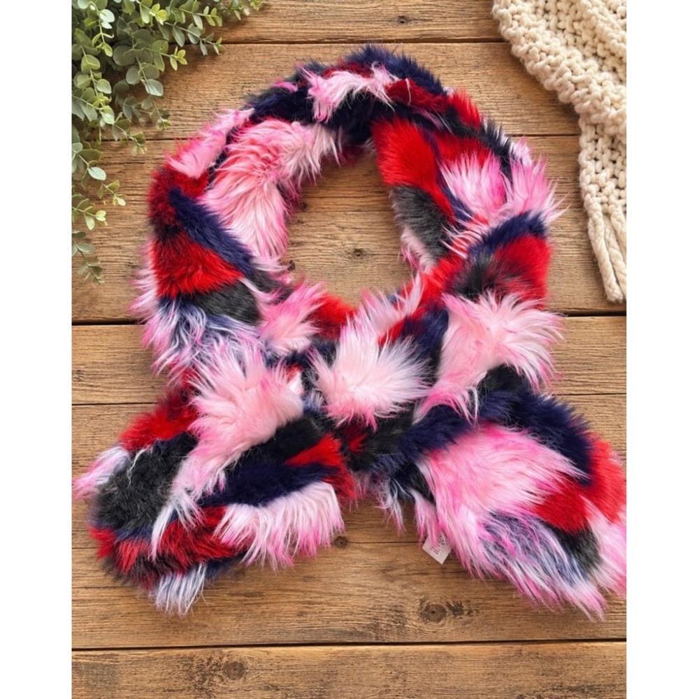 Ugg Patchwork Faux Fur Pocket Scarf W/ Built In Pocket Mittens